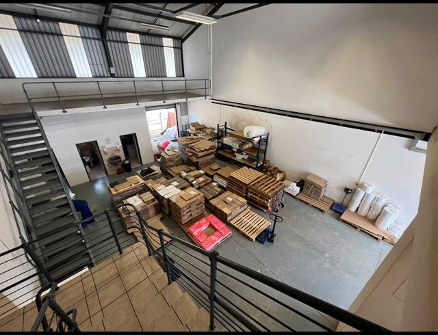 252M² WAREHOUSE TO LET IN HENNOPSPARK